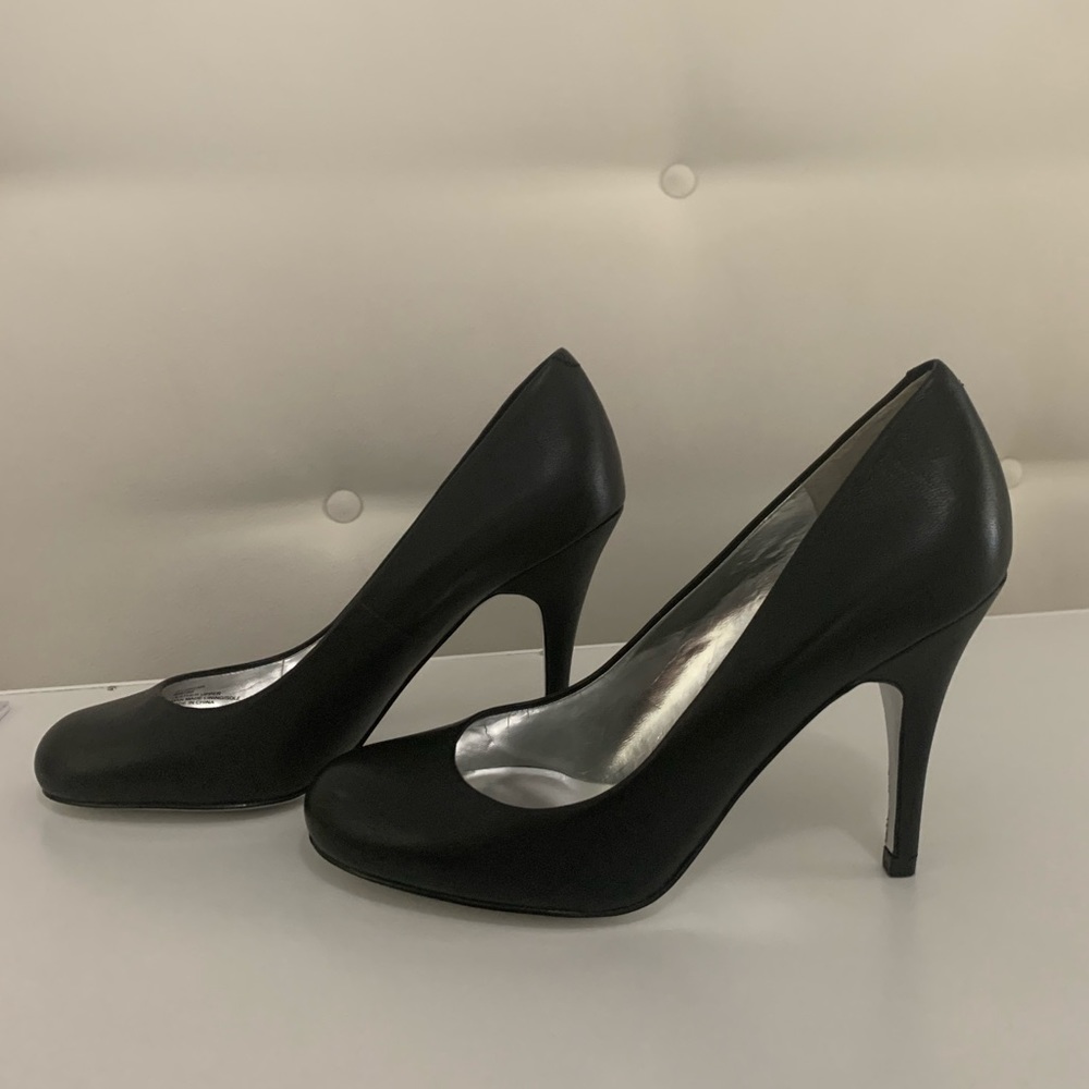 Sz 6 Jessica Simpson Pumps - Black